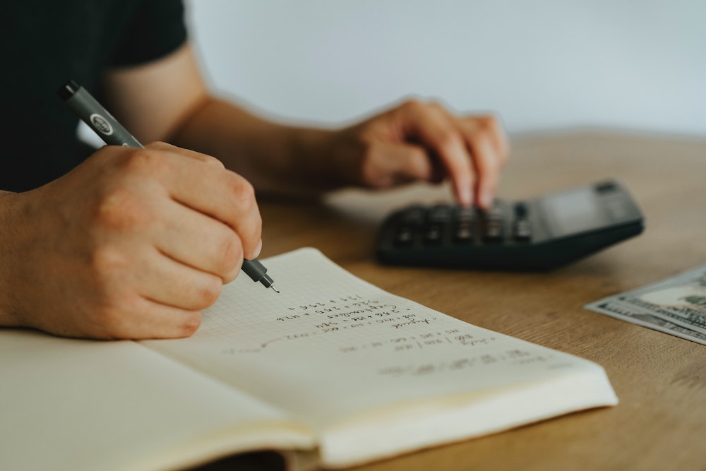 Bookkeeper Salary: How Much Does a Bookkeeper Cost?